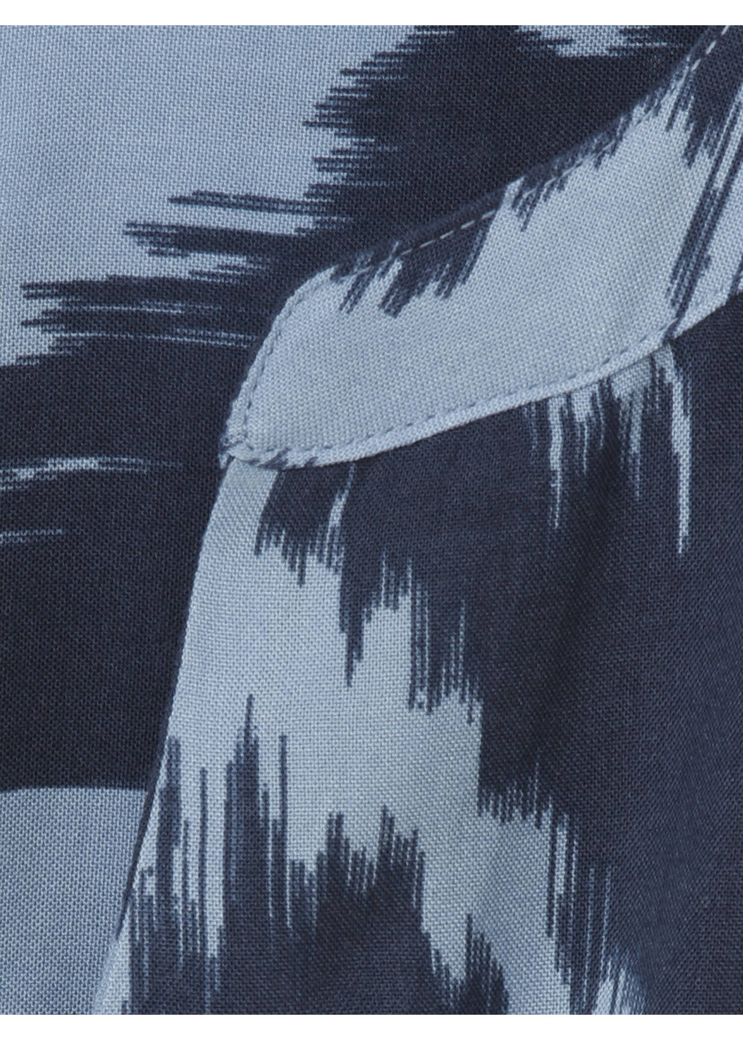 Lange 3/4-Arm Viskose-Tunika mit Allover-Print /