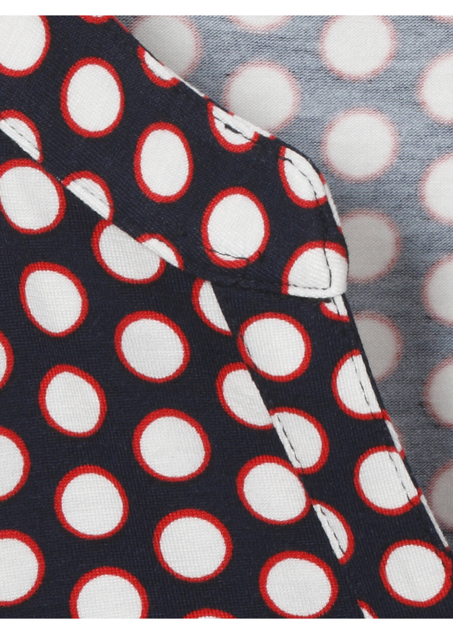 Langarmshirt mit Gummizugsaum / 