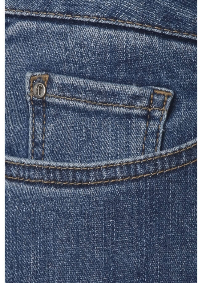 7/8-Jeans in unifarbenem Stil / 