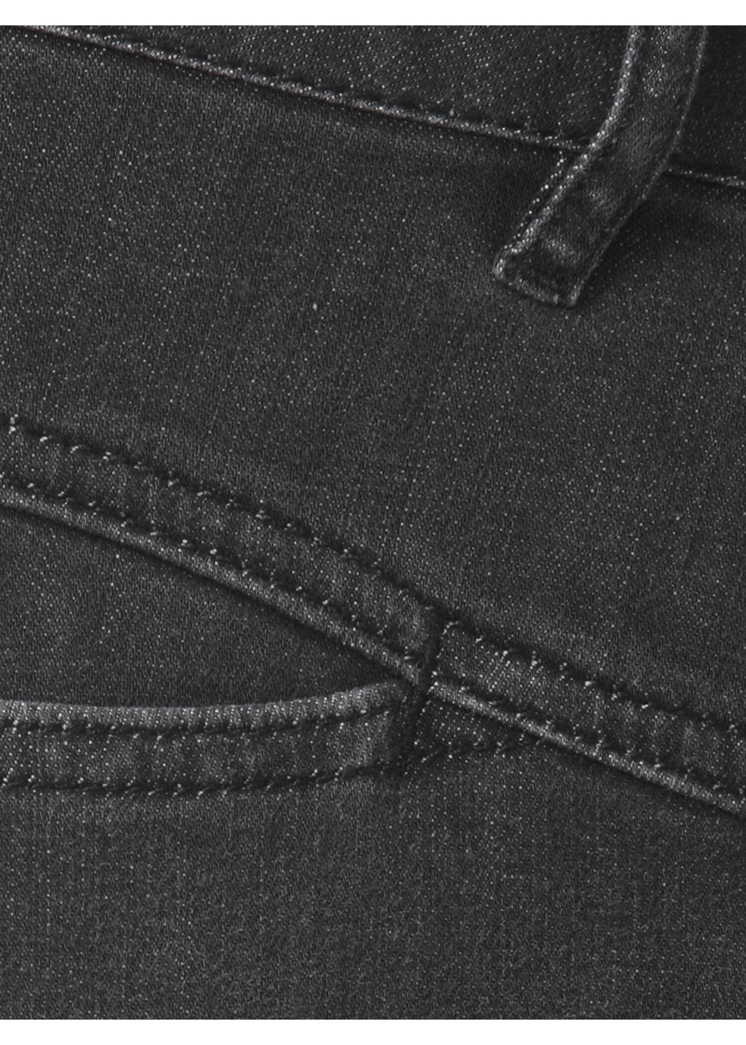 Modische Schlupfjeans mit Ziernähten /