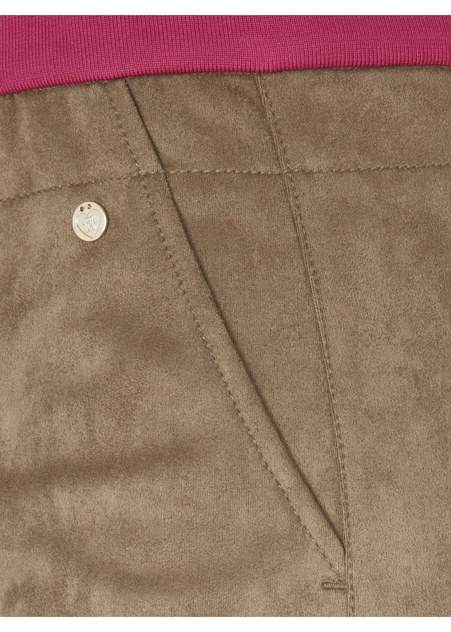 Modern Jogg-Pants aus veganem Veloursleder /