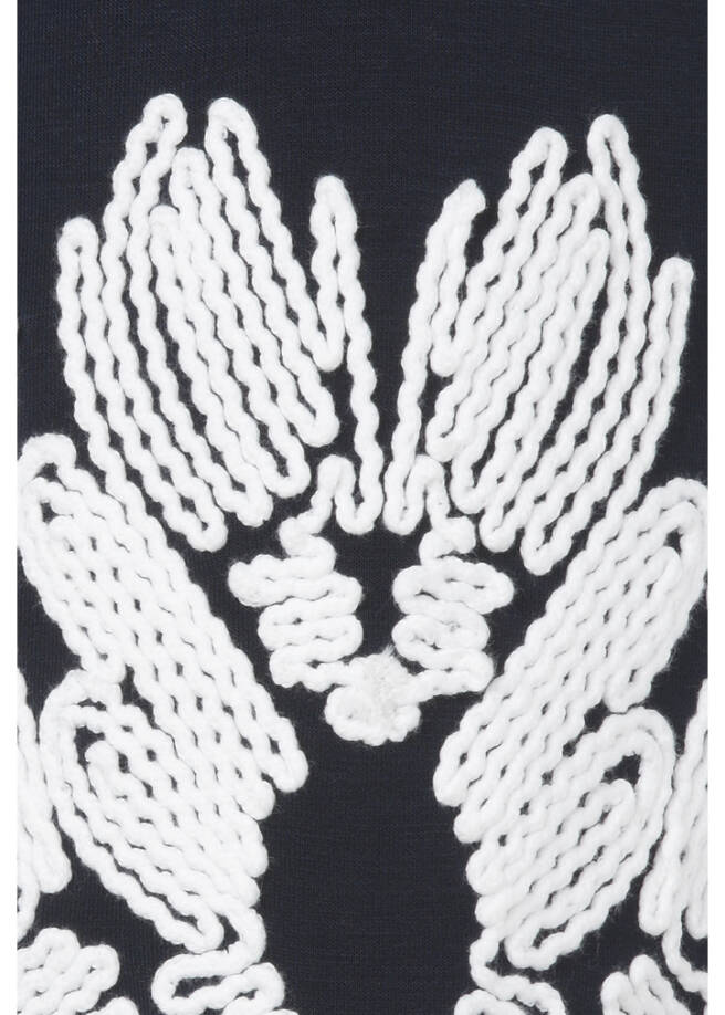 Ausgefallenes 3/4-Arm Sweatshirt mit Stickerei /