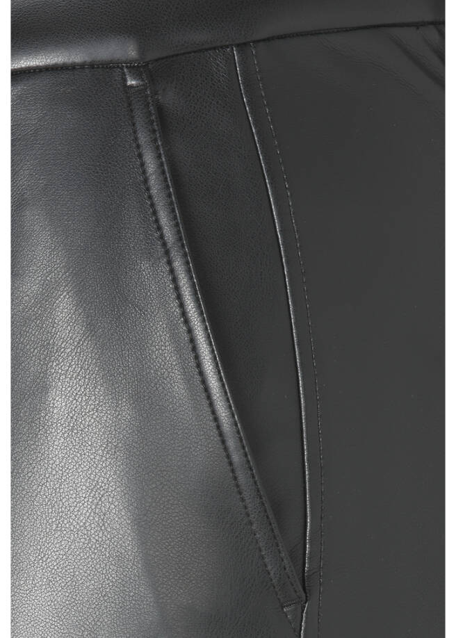 Coole Lederimitat-Hose, elastisch / 