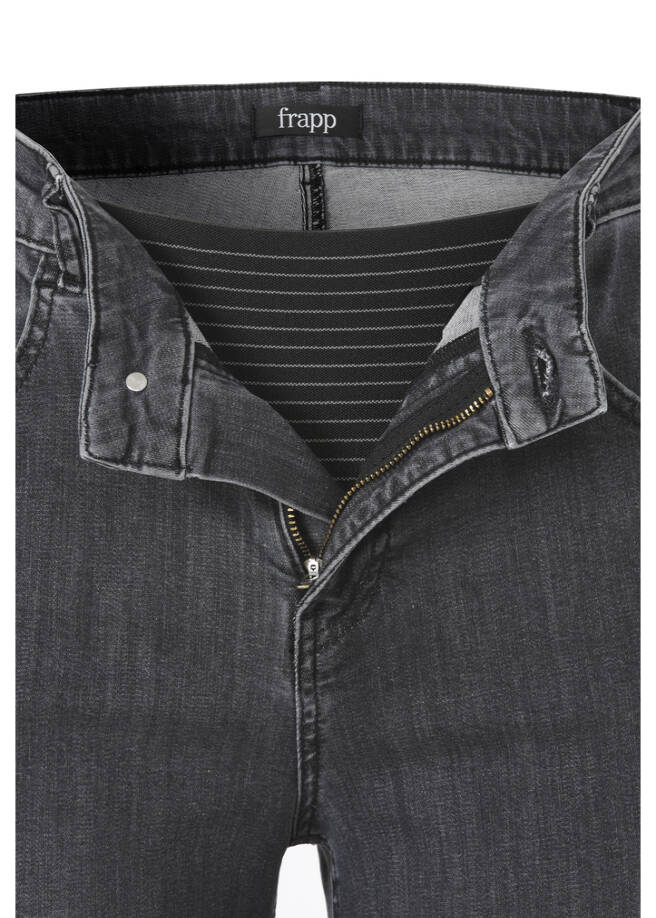 Innovative Belly Shape Jeans / 