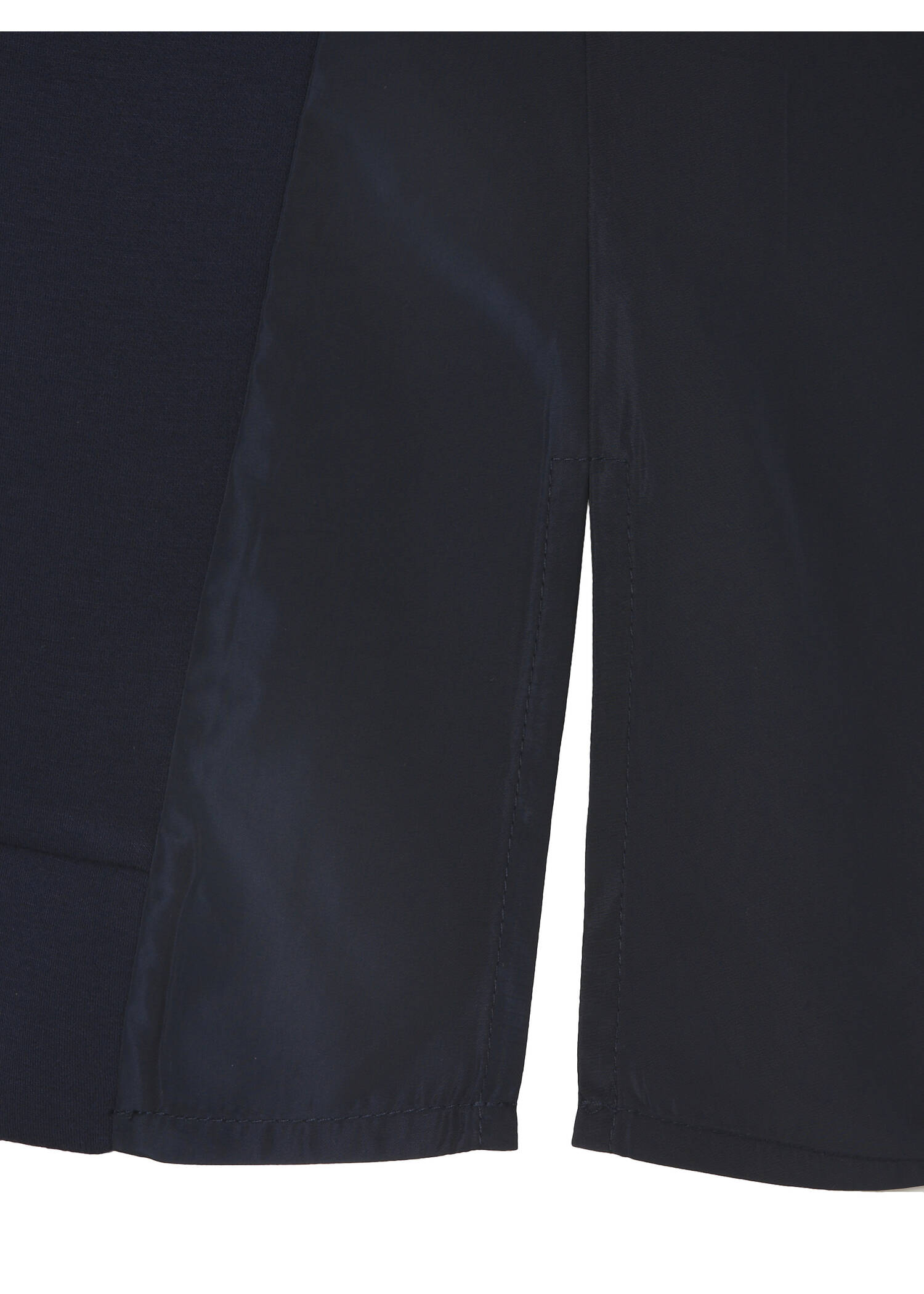 Einzigartiges 1/2-Arm Sweatshirt mit Blusenteil am Rücken / 