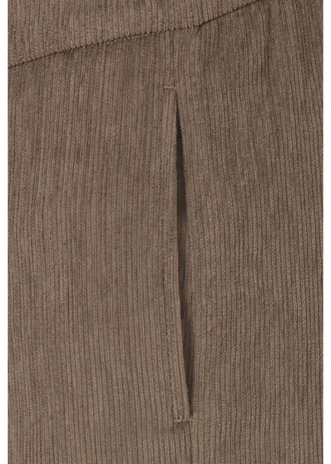 Moderne Schlupfhose aus softem Cord /
