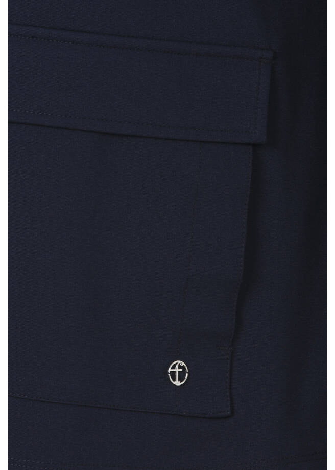 Stehkragen-Jacke mit Zipper / 